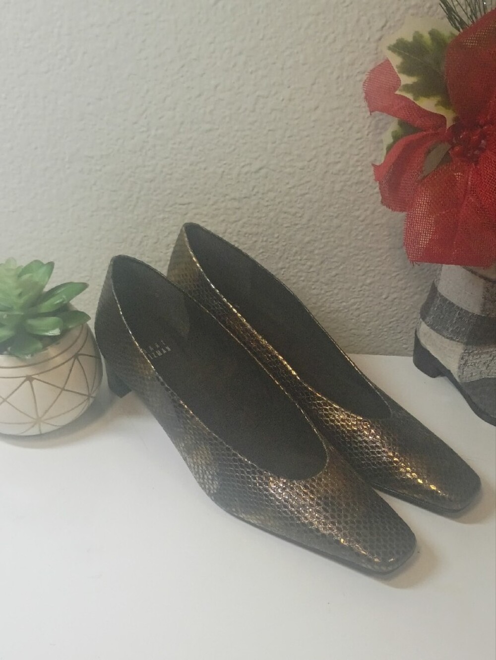 Stuart Weitzman Metallic Gold Snake-Embossed Pumps - Picture 5 of 12